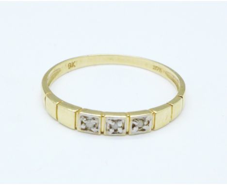 A 9ct gold and diamond ring, 0.9g, O