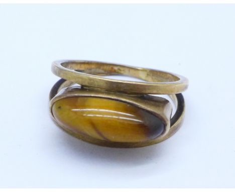 A 9ct gold and tigers eye ring, 2.8g, J