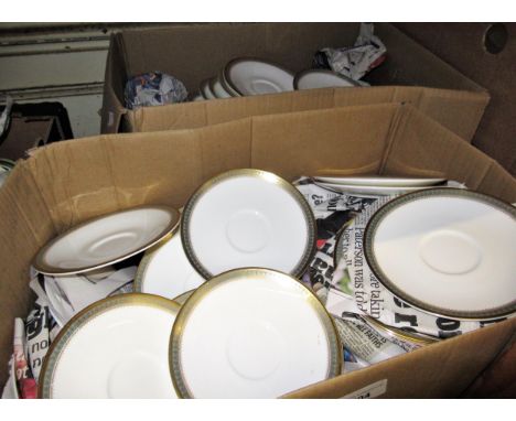 Extensive Royal Doulton Clarendon pattern part dinner and tea service 