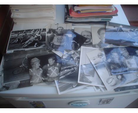 Speedway : 32 original 7x5 1950's photos b/w portrait/action - fine condition