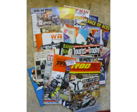 Motorcycling : Isle of Man TT - progs - 30+ from 1960's onward small large scale 
