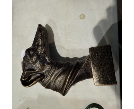 Cast iron greyhound head, H: 22 cm. UK P&amp;P Group 2 (£20+VAT for the first lot and £4+VAT for subsequent lots)