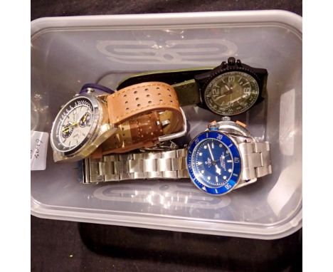 Five gents fashion wristwatches. UK P&amp;P Group 1 (£16+VAT for the first lot and £2+VAT for subsequent lots) 