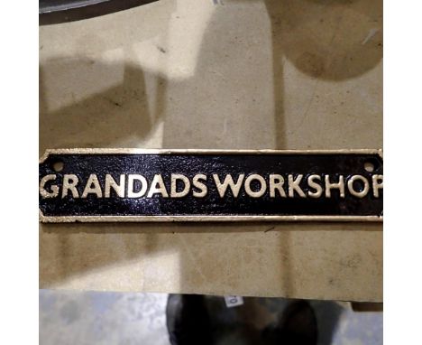 Cast iron Grandads Workshop sign. W: 18 cm. UK P&amp;P Group 1 (£16+VAT for the first lot and £2+VAT for subsequent lots) 