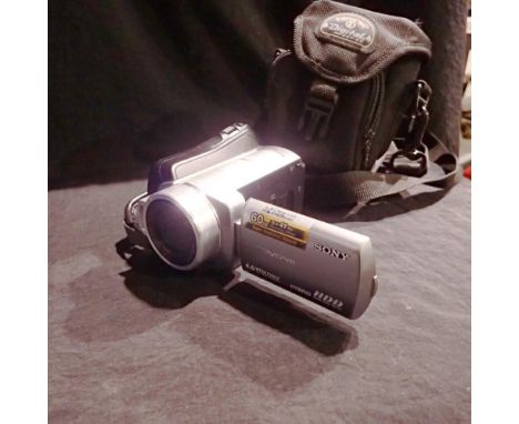 Sony Handy Cam in carry case. UK P&amp;P Group 2 (£20+VAT for the first lot and £4+VAT for subsequent lots) 