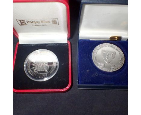 Royal Mint Isle Of Man Joey Dunlop crown 2001 in case with commemorative coin from Fussen Germany and stick pin with three le