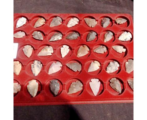 Thirty four flint stone arrowheads.UK P&amp;P Group 1 (£16+VAT for the first lot and £2+VAT for subsequent lots) 
