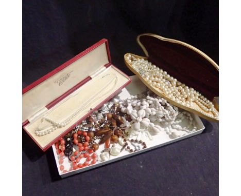 Mixed necklaces with two sets of cased pearls. UK P&amp;P Group 1 (£16+VAT for the first lot and £2+VAT for subsequent lots) 