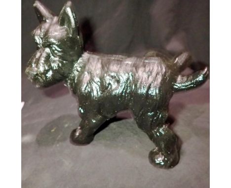Cast iron urinating dog doorstop, L: 24 cm. UK P&amp;P Group 2 (£20+VAT for the first lot and £4+VAT for subsequent lots)