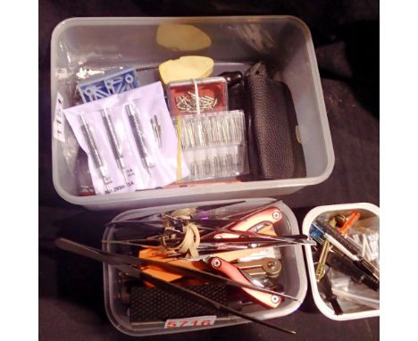 Mixed watch tools and bracelet pin. UK P&amp;P Group 2 (£20+VAT for the first lot and £4+VAT for subsequent lots) 