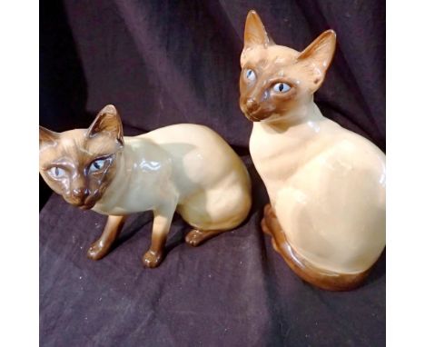 Two Sylvac cats, hand painted stamp to base. UK P&amp;P Group 2 (£20+VAT for the first lot and £4+VAT for subsequent lots)