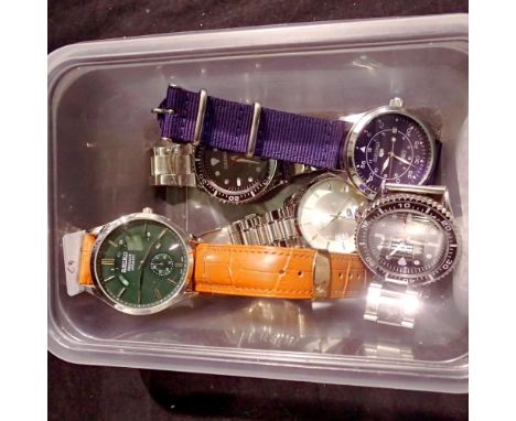 Five gents fashion wristwatches. UK P&amp;P Group 1 (£16+VAT for the first lot and £2+VAT for subsequent lots) 