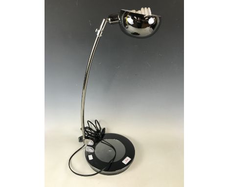 A contemporary Unilux Model 863 desk lamp, approx 60 cm 