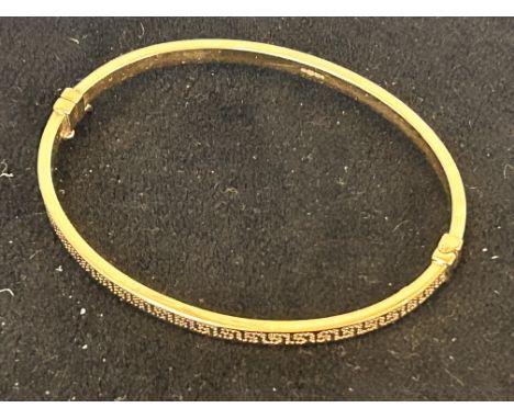 9ct gold bangle 4.2g 