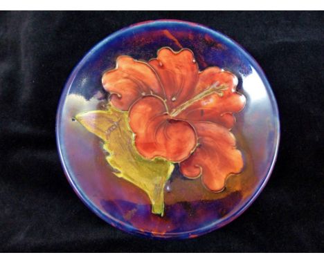 Moorcroft pin dish hibiscus pattern marked Julie R. D: 11.5 cm