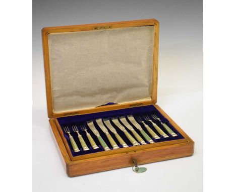 Victorian set of twelve fruit knives and forks, with silver blades and tines and silver and horn inlaid handles, Sheffield 18