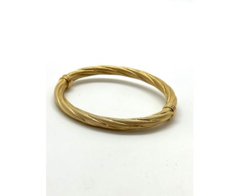 Ladies 9ct gold bangle, total weight 10grams