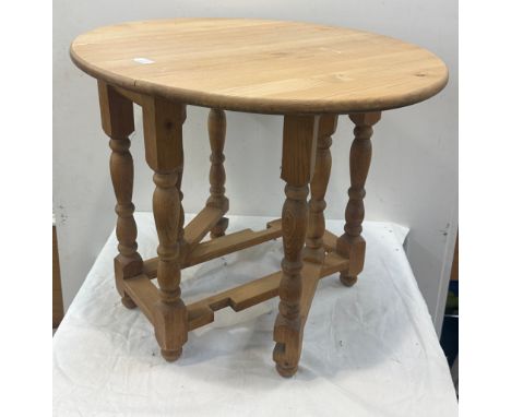Small drop leaf pine gate leg table