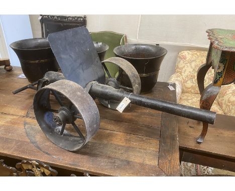 A cast iron model artillery cannon, length 112cm
