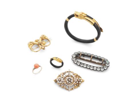 Y A collection of jewellery  Including an Etruscan revival double rams-head brooch, unmarked; a coral ring, unmarked; a seed 