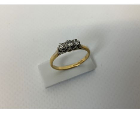 18ct Gold and Platinum Diamond Ring - Size K 