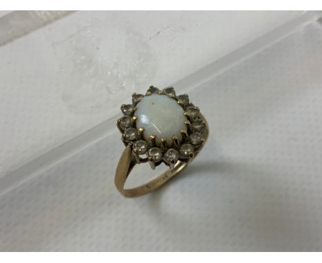 9ct Gold Opal Ring - Size Q 
