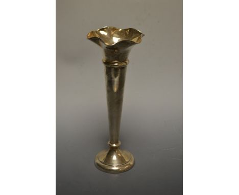 A silver frill top vase, Sheffield 1898