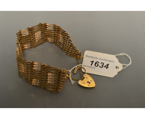 A 9ct gold gate link bracelet, 26.4g