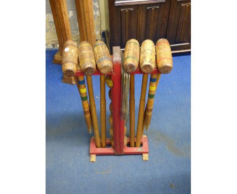 VINTAGE GARDEN LAWN CROQUET SET 