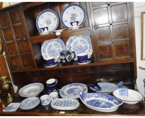 A COLLECTION OF SPODE BLUE AND WHITE PLATES and similar ceramics
