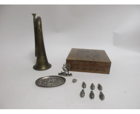 Six metalware menu holders taking the form of ducks,  length 4cm, together with a Tunbridge ware box, 23cm x 7cm, a brass bug