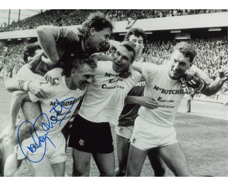 Football Graham Roberts signed 16x12 black and white photo pictured with his English team mates during his time playing for R