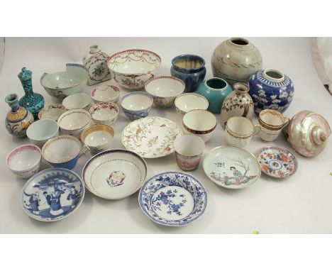 A quantity of 19th and 20th century English, continental and oriental porcelain, to include coffee cans, various tea bowls, g