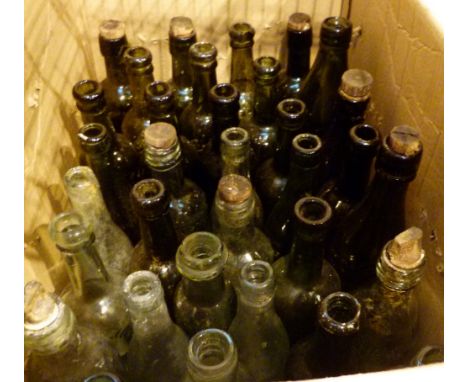 VINTAGE WARRINGTON BOTTLES. Box of approx 30 Warrington bottles