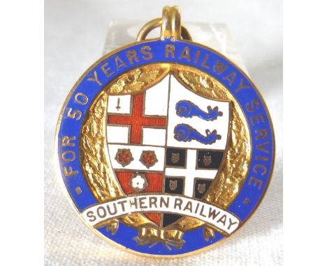 GOLD SERVICE MEDAL. Southern Railway 50 year service medal in 9 ct gold and enamel 1891-1941, 9,7g