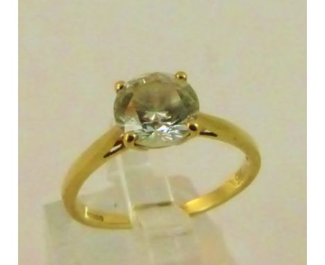 9 ct yellow gold CZ solitaire set ring. Size M.