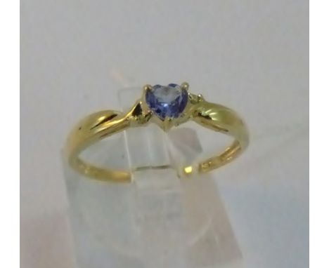 9 ct gold and amethyst ring 1.1g