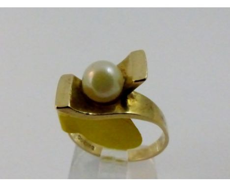 9 ct gold real pearl ring