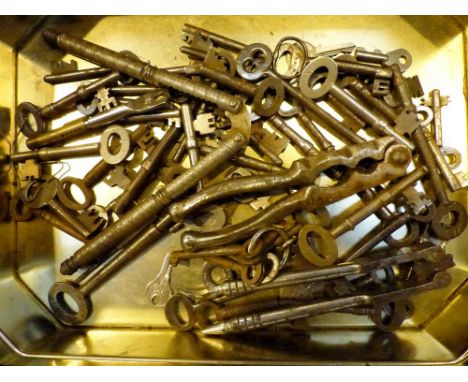 Quantity of mixed vintage keys