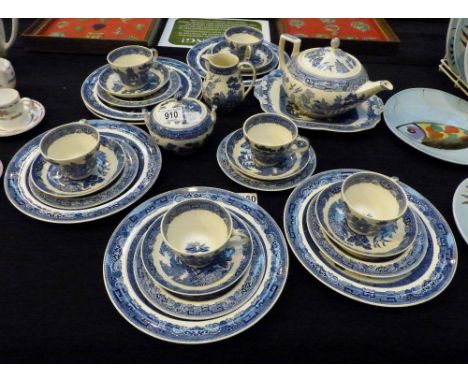 Wedgwood willow pattern tea service, twenty eight pieces