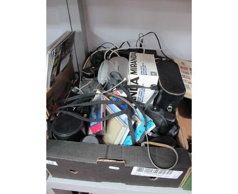 Cameras - A quantity of film cameras to include Centon DF-300, Yashica G Electro 35, Pentax MG, Zenith Zenite, lenses to incl