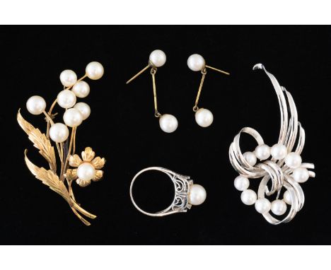 TWO CULTURED PEARL BROOCHES, A RING AND A PAIR OF CULTURED PEARL EARRINGS (5)Comprising: a gold and cultured pearl spray broo