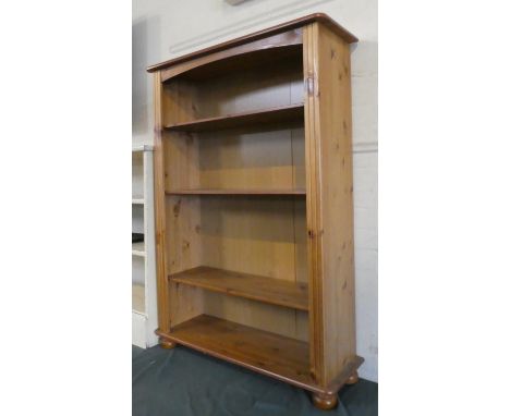 A Modern Pine Four Shelf Open Bookcase, 87cm Wide 