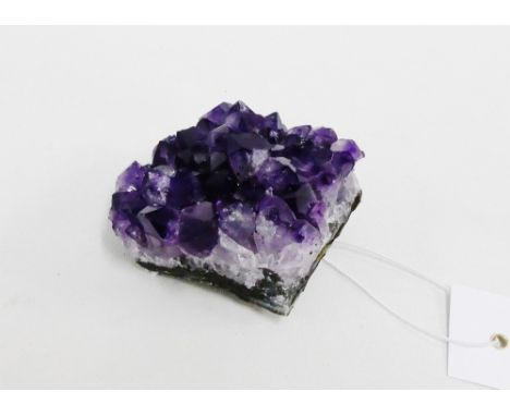 Amethyst geode 9cm long  