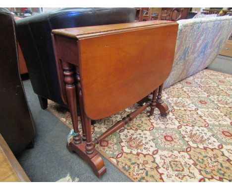 A pale mahogany Sutherland table on ceramic castors, 73cm x 80cm x 98cm    