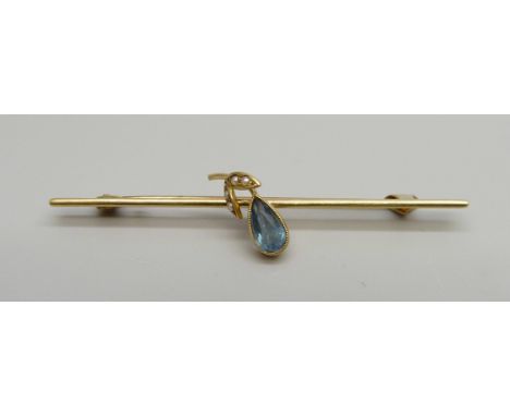 A 15ct gold, blue stone and pearl brooch, 3.8g 