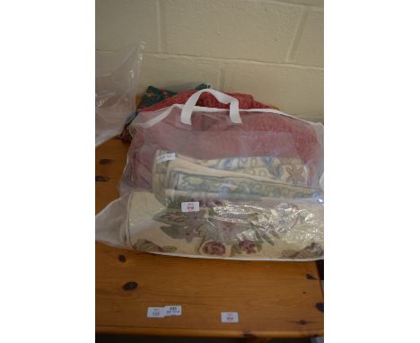 BAG CONTAINING MODERN CURTAINS
