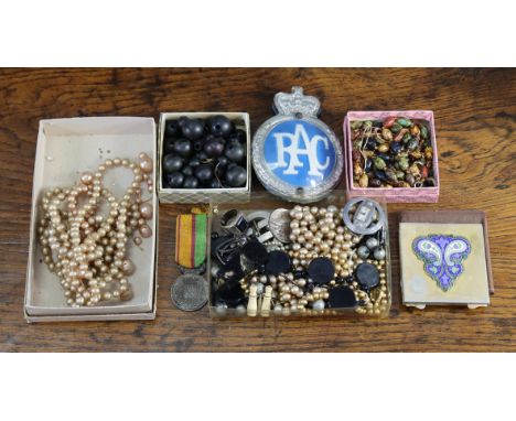 An “RAC” car membership badge; an enamelled gilt-metal compact; &amp; various items of costume jewellery.