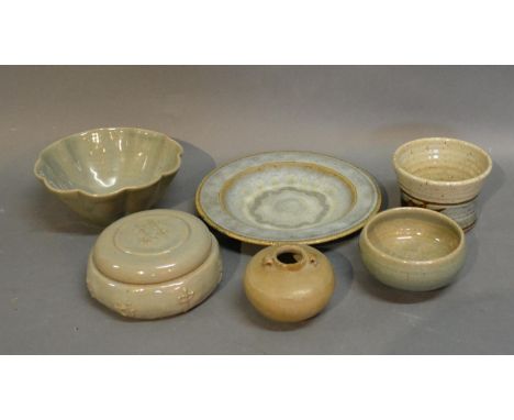 Jeremy Leach Studio Pottery Covered Box In The Chinese Style, together with five other pieces of Studio Pottery, to include; 