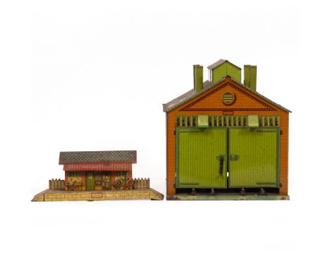A COLLECTION OF HORNBY O GAUGE AND OTHER RAILWAY ITEMS to include an engine shed, a quantity of track, various rolling stock 